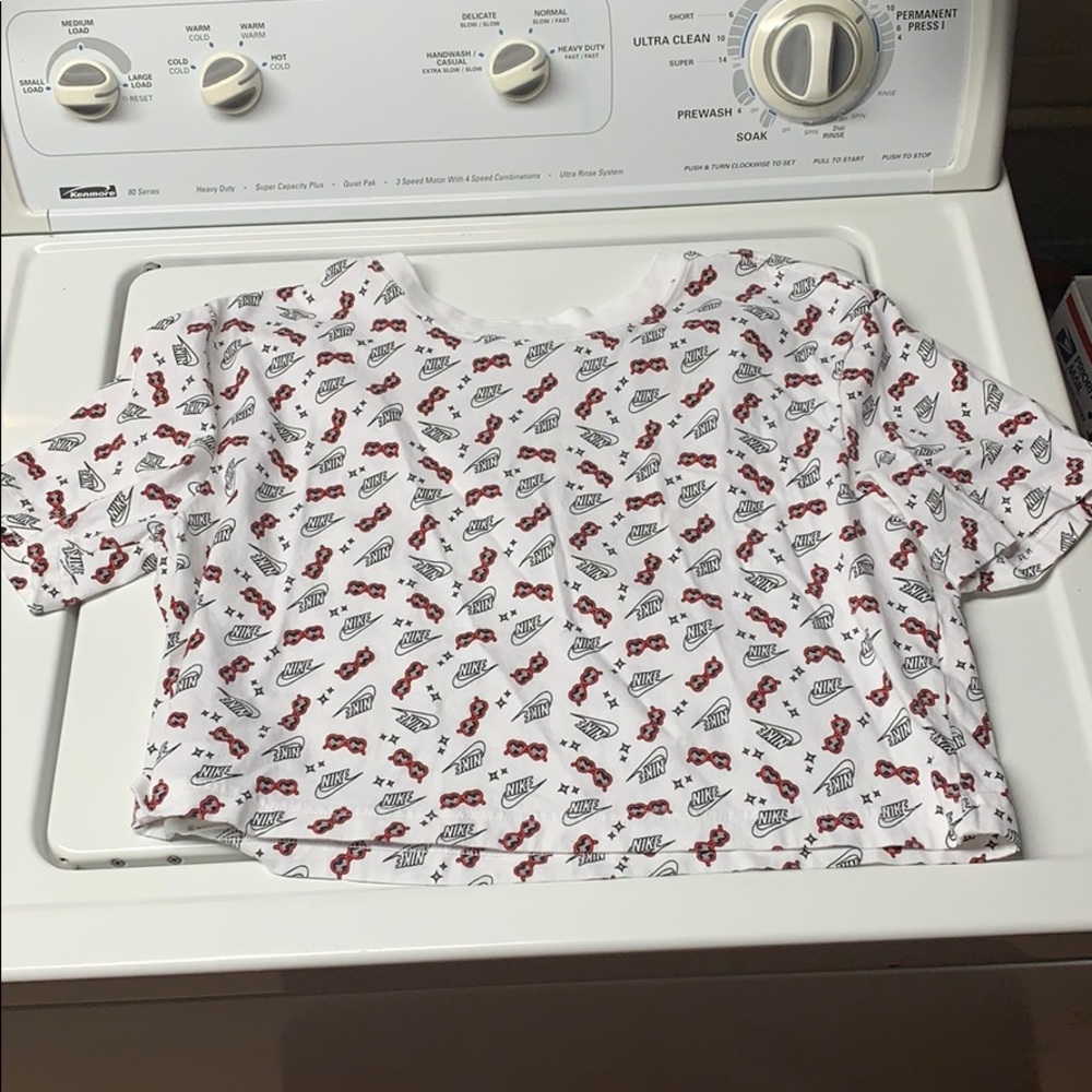 Nike womens tee (crop top).NWOT